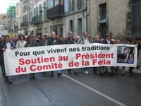 Manifestation en Arles en soutien du président du comité des fêtes d'Arles 