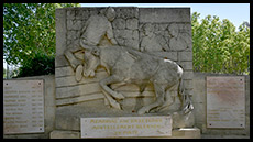 Actualisation du Mémorial aux raseteurs mortellement blessés en piste.