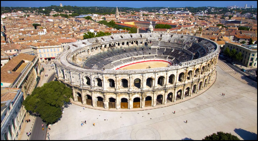 Pentecôte après la pluie<br>Nimes brille sous les nuages